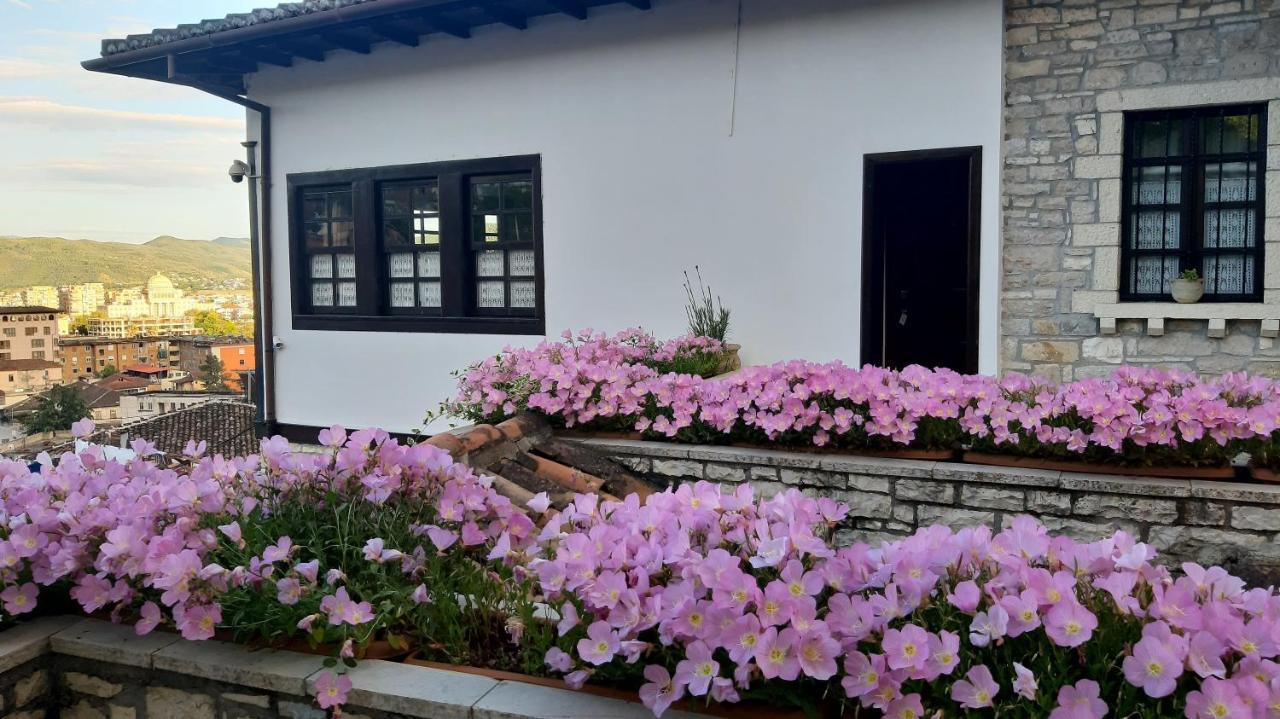 Hotel Vila Aleksander Berat Exterior foto