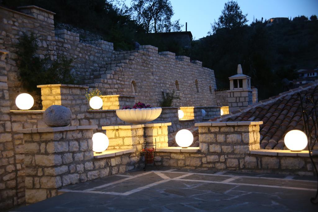 Hotel Vila Aleksander Berat Exterior foto