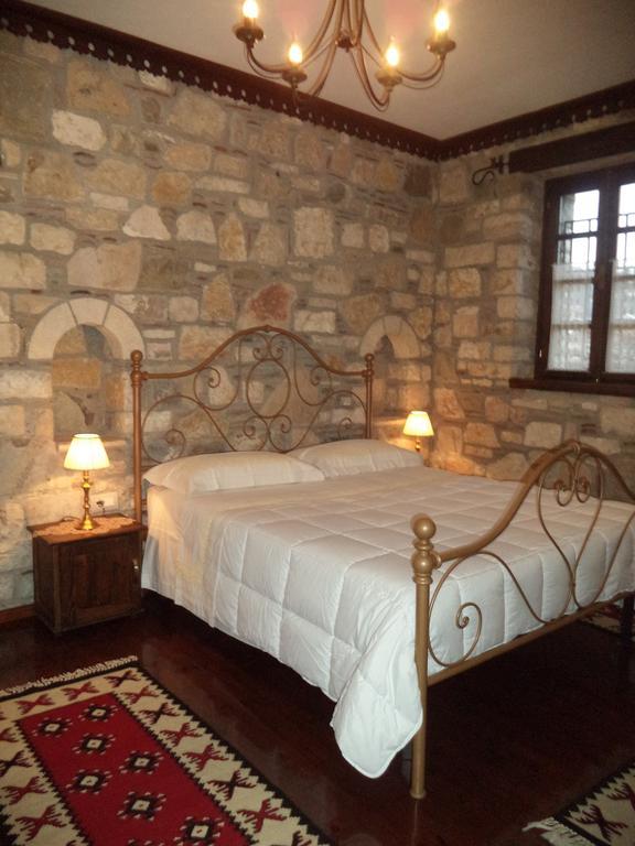 Hotel Vila Aleksander Berat Habitación foto