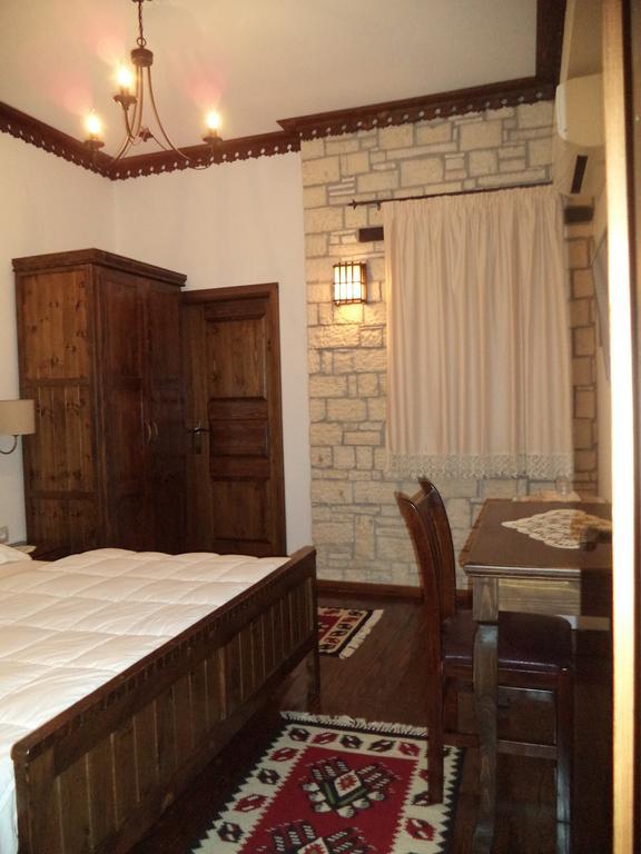 Hotel Vila Aleksander Berat Habitación foto