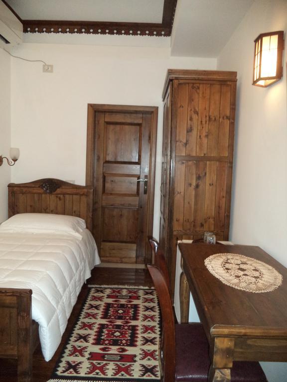 Hotel Vila Aleksander Berat Habitación foto