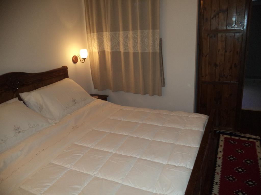 Hotel Vila Aleksander Berat Habitación foto