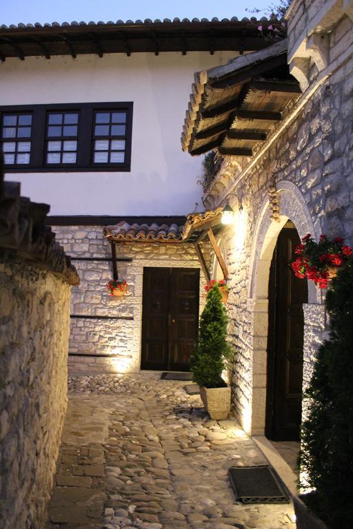 Hotel Vila Aleksander Berat Exterior foto